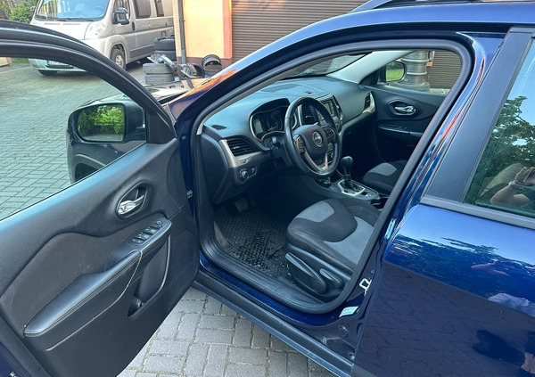 Jeep Cherokee cena 56900 przebieg: 180028, rok produkcji 2015 z Chojnice małe 232